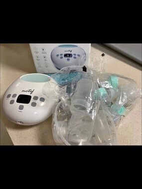 Motif Electric Breast Pump - White with Mint Accents